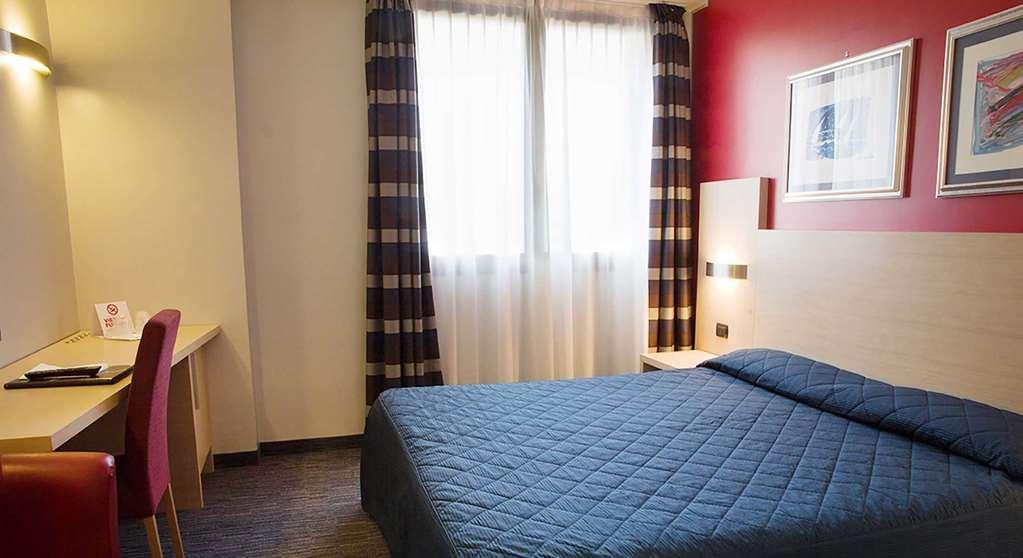 Hotel Sporting Cologno Cologno Monzese Room photo