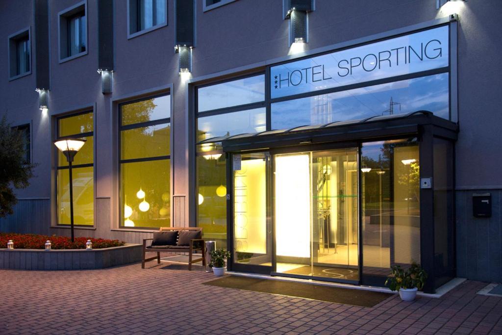Hotel Sporting Cologno Cologno Monzese Exterior photo